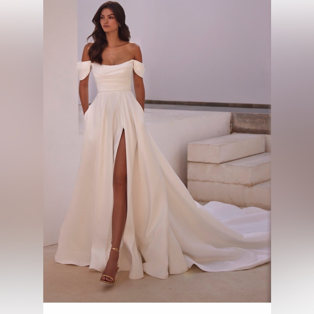 Milla Nova wedding dress